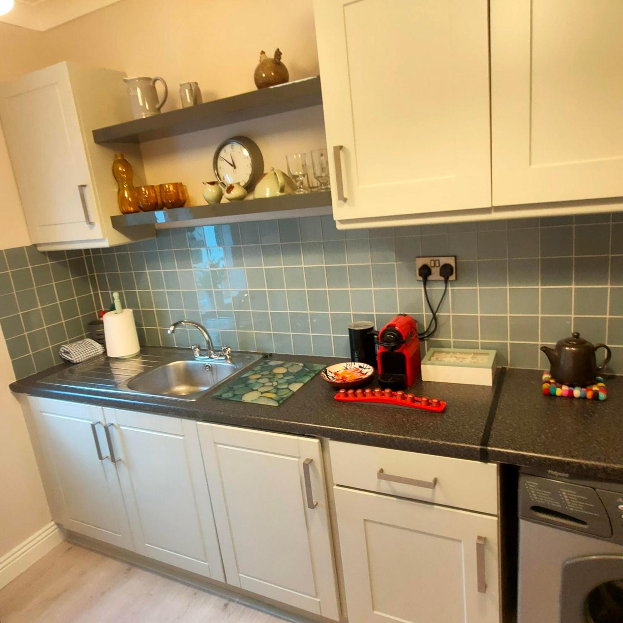 Russell Mews Apartment Ennis Bagian luar foto